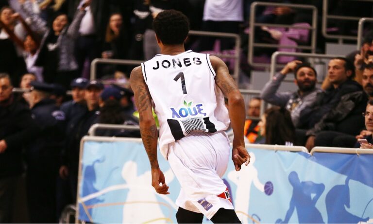 ΠΑΟΚ: Εχει δικαίωμα να πάρει παίκτη αντί του Τζόουνς