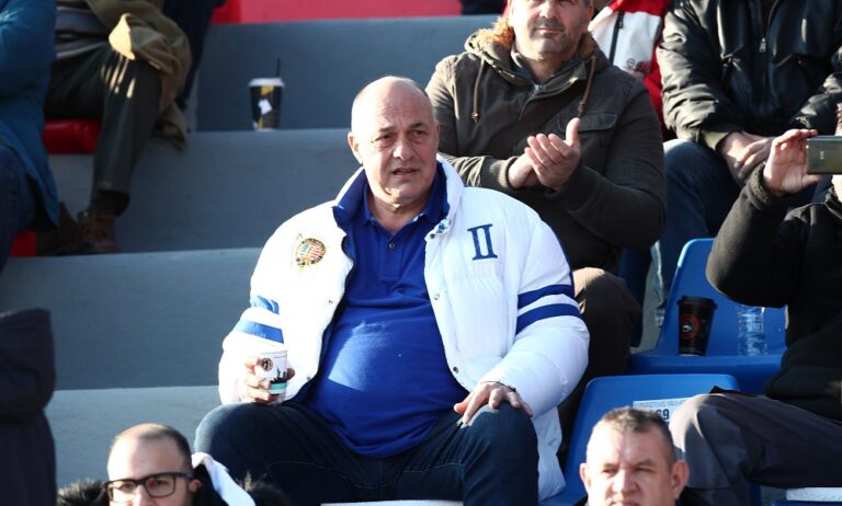 Μπέος: «Βγάλτε τις φανέλες»