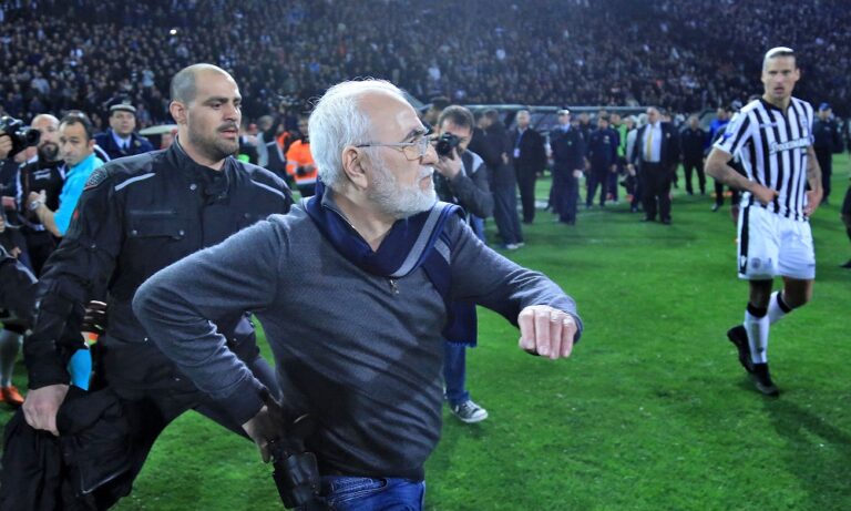 Ο «Ιβάν Σαββίδης» οπλισμένος σε καρναβάλι (pic)