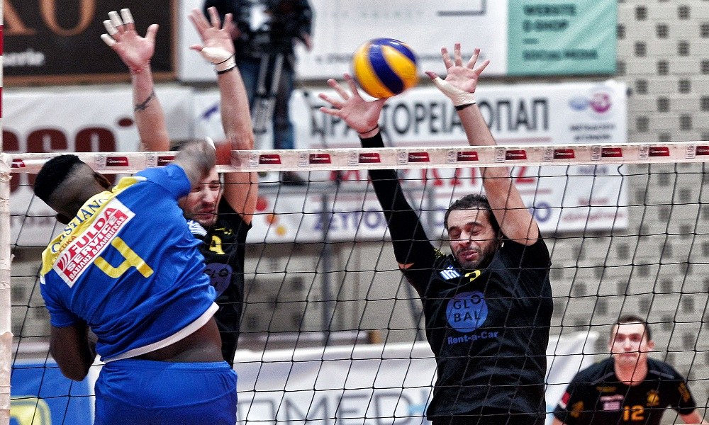 Volley League: Πήρε βαθμό, έχασε το τρίποντο η ΑΕΚ