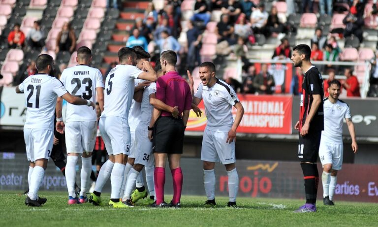 Πέναλτι-φάντασμα στην Πάτρα (vid)