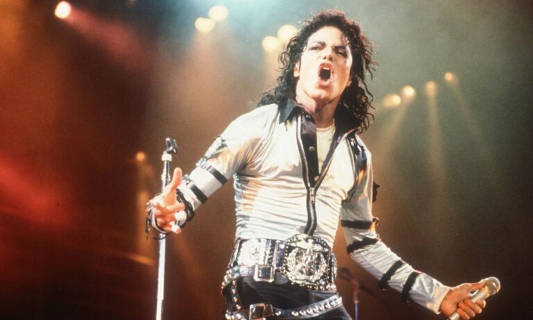 Μάικλ Τζάκσον: Μάχη στα ραδιόφωνα για τα τραγούδια του