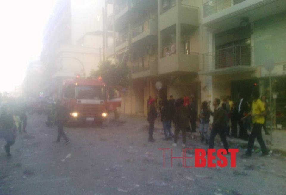 Καρναβάλι Πάτρας: Φωτιά διέκοψε την παρέλαση! (pic)