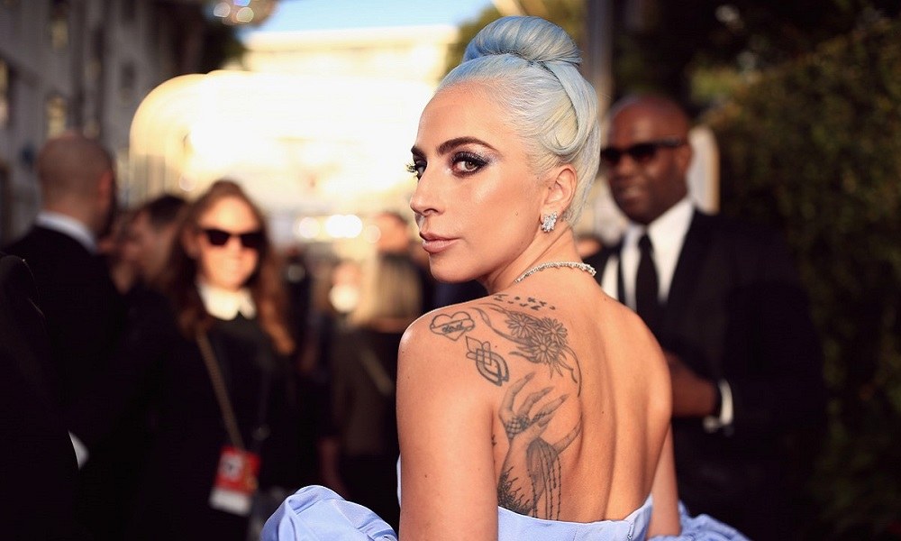 Lady Gaga: Είναι τελικά έγκυος ή όχι;