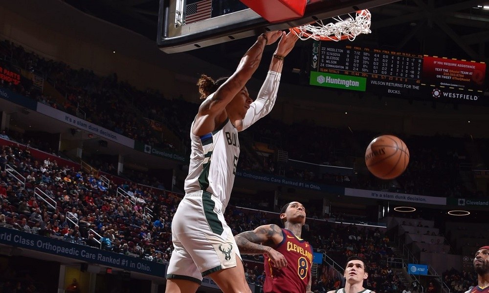 Μπακς: Ήττα χωρίς Γιάννη από Κλίβελαντ