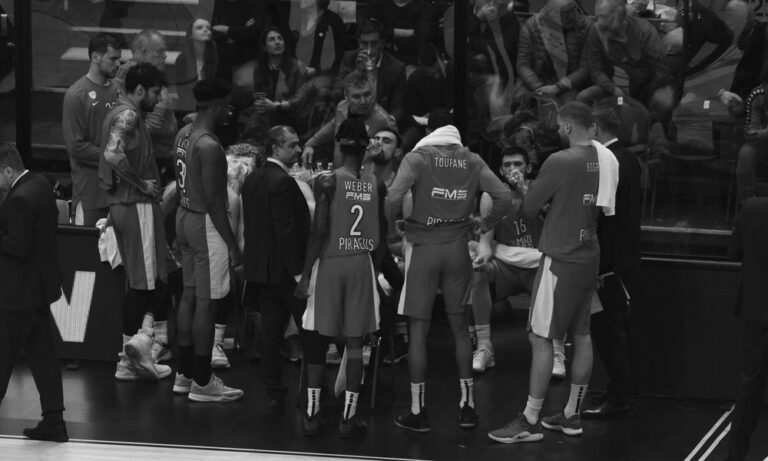 Η λούπα της μιζέριας