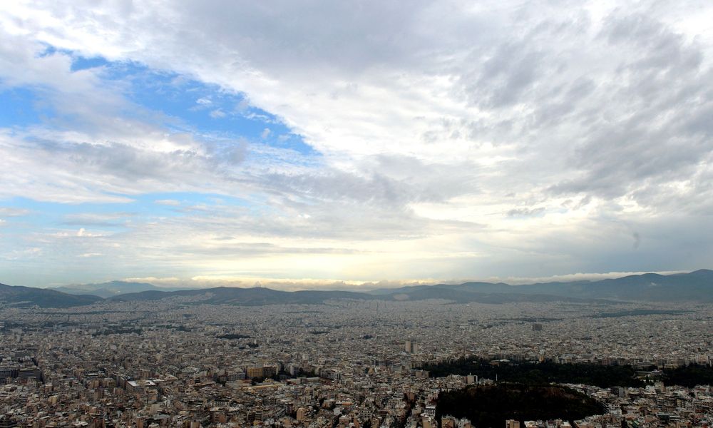 Καιρός: Πέφτει η θερμοκρασία – Σε ποιες περιοχές θα βρέξει