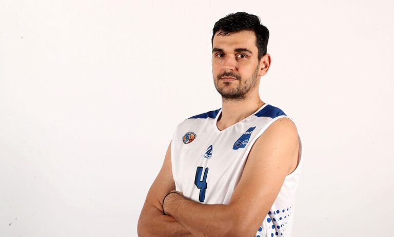 Τουτζιαράκης: «Ακόμα πιο σκληρά»