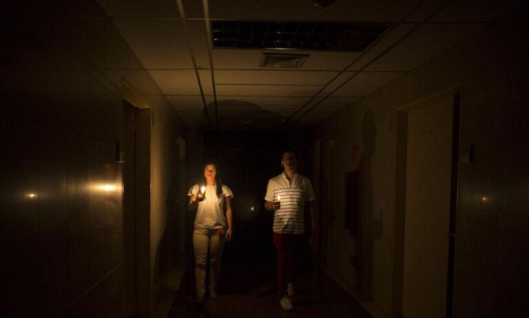 Διαψεύδει η κυβέρνηση της Βενεζουέλας ότι υπήρξαν νεκροί από το μπλακ – αουτ