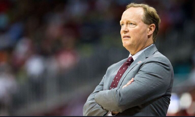 NBA: Προπονητής της χρονιάς ο Μάικ Μπουντενχόλζερ