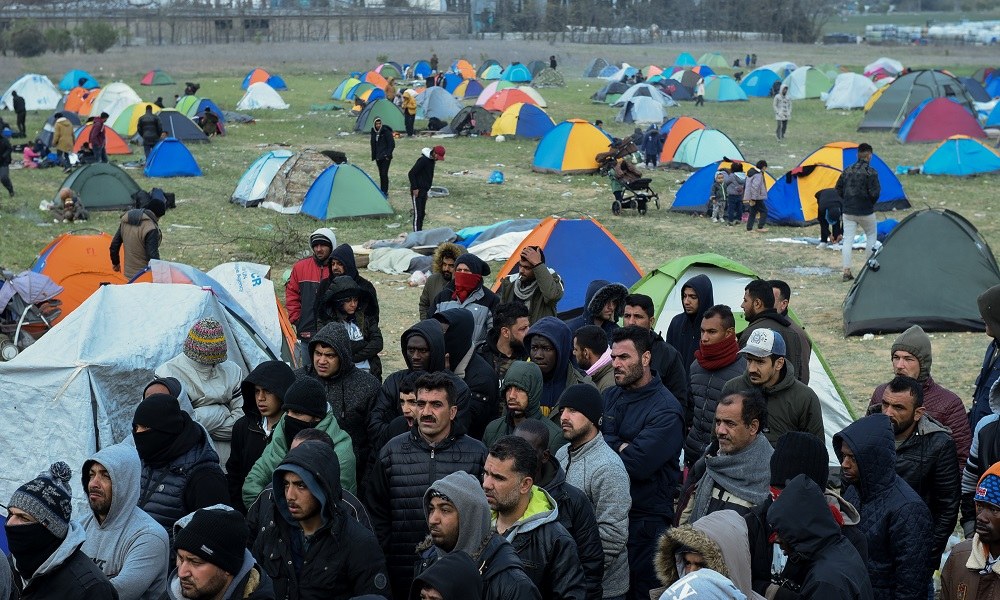 Διαβατά: Νέες συγκρούσεις ανάμεσα σε πρόσφυγες και ΜΑΤ (videos)