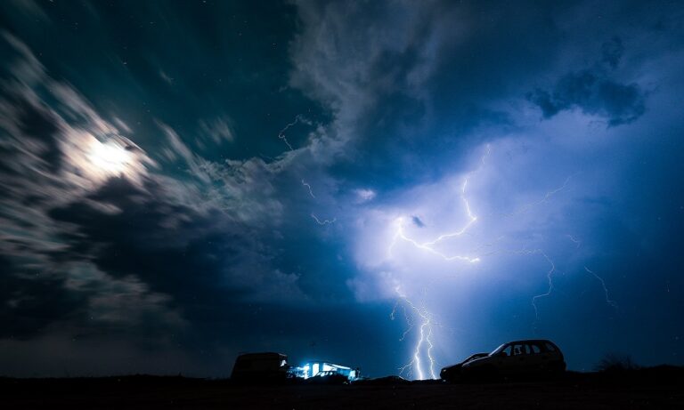 Καιρός Μεγάλη Δευτέρα: Έρχονται βροχές και καταιγίδες
