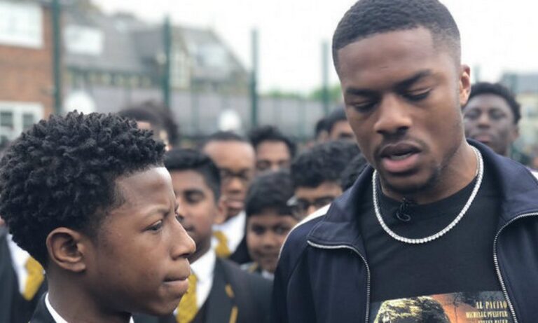 Άκπομ: Αποθέωση στο Λονδίνο (vids)