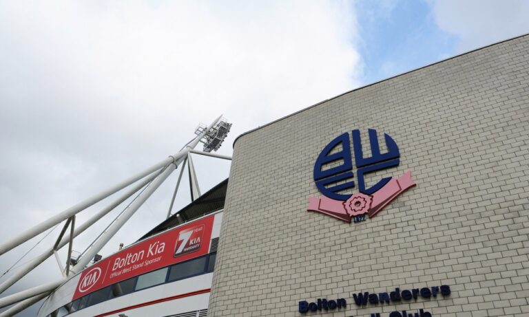 Μπόλτον: Δεν κατεβαίνουν οι απλήρωτοι παίκτες με τη Μπρέντφορντ