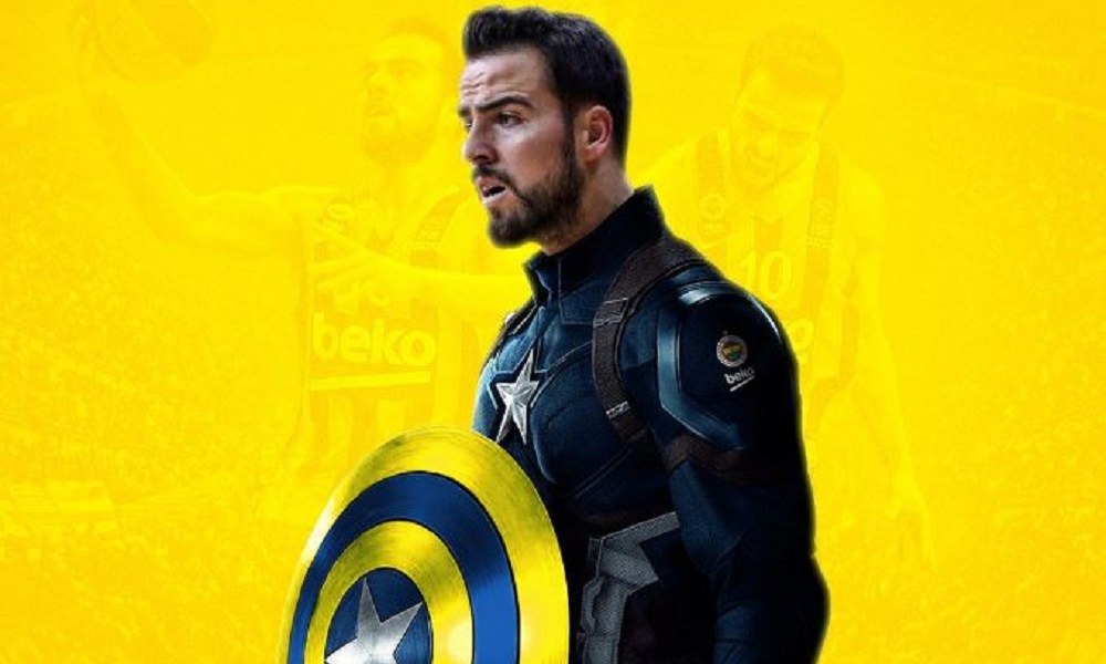 Φενέρ: Ανανέωση ο Μαχμούτογλου ως Captain America (pic)