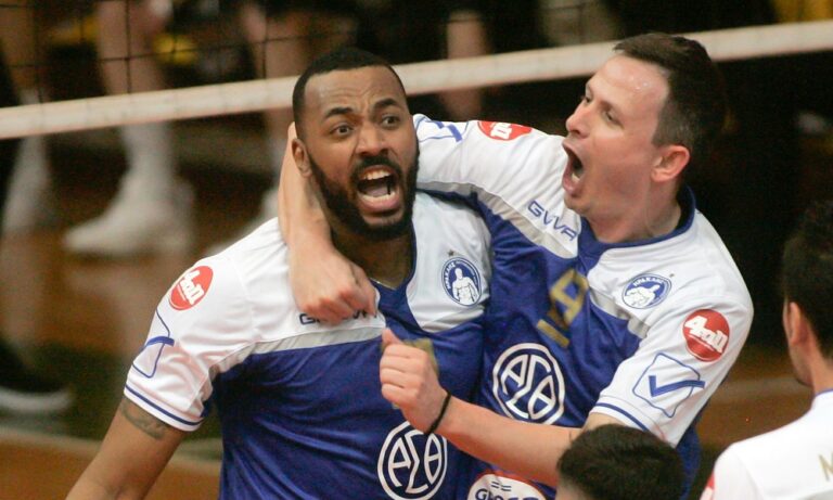 Φέργκιουσον: «Με έλεγαν πίθηκο στην κερκίδα»