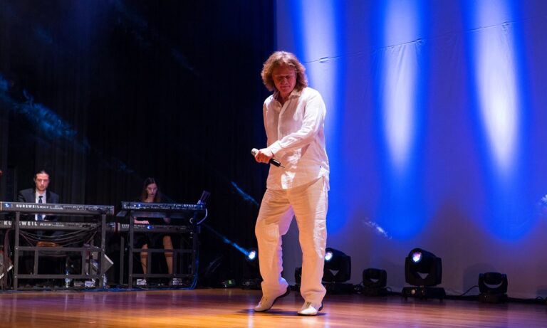 Πέτρος Γαϊτάνος: Από φωνή… λαμπάδα