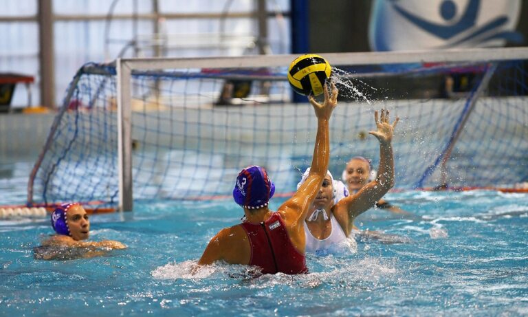 Πόλο Α1 γυναικών: Νίκες για Ολυμπιακό και Βουλιαγμένη