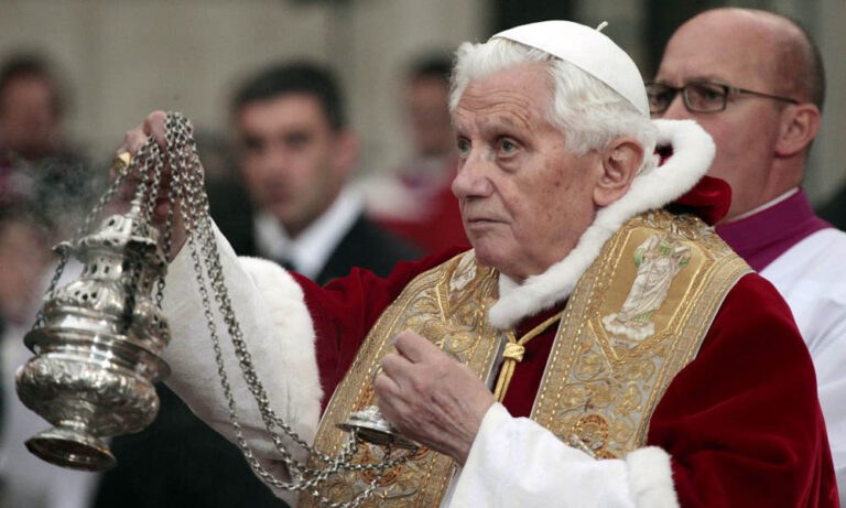 19/4/2005: Νέος πάπας ο Βενέδικτος 16ος
