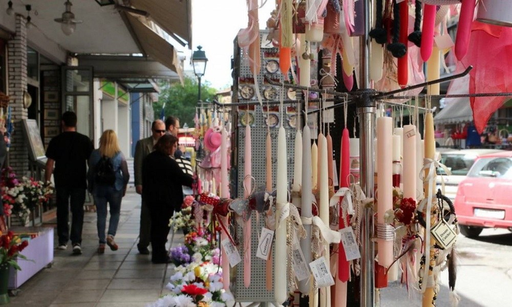 Μεγάλη Παρασκευή: Το ωράριο των καταστημάτων – Πως θα κινηθούν τα ΜΜΜ