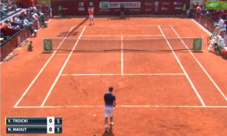 Τένις: Φίλαθλος κάπνιζε μαριχουάνα και έφερε διακοπή! (vid)