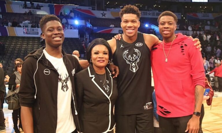 Αντετοκούνμπο: Τα χρόνια πολλά στην μαμά Βερόνικα (vid)