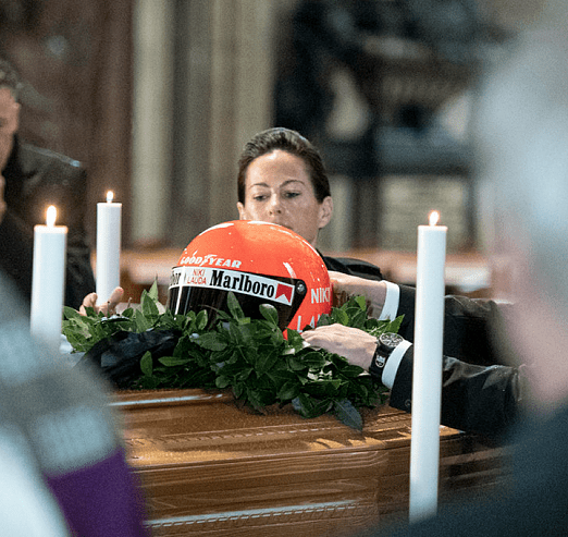 Νίκι Λάουντα: Κηδεύεται με τη στολή της F1 (pics)