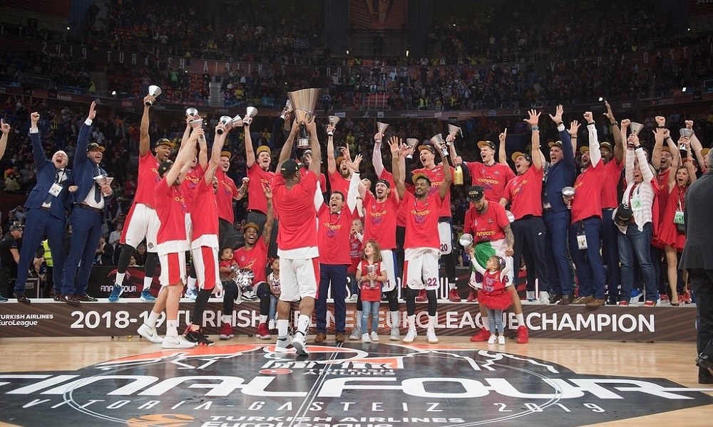 ΤΣΣΚΑ Μόσχας: Η κούπα στα χέρια των πρωταθλητών (vids)