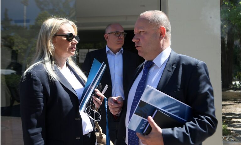 Τελικό με φιλάθλους ζήτησε η FIFA