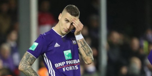 «Ο Βράνιες φεύγει, ανακούφιση για Αντερλεχτ»