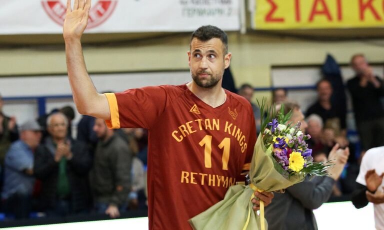 ΠΑΟΚ: Το ιδιαίτερο δώρο στον Γλυνιαδάκη (pic)