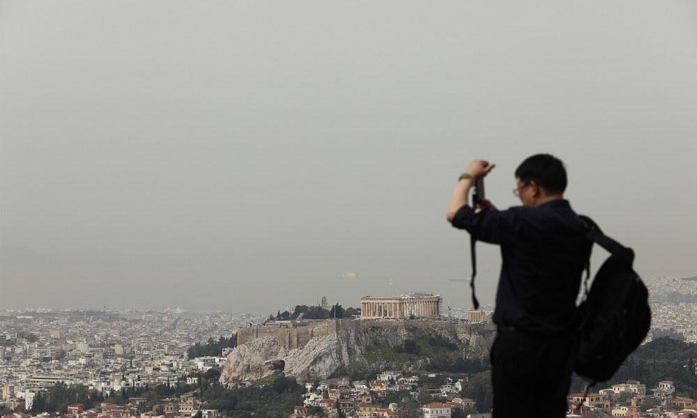 Καιρός: Ζέστη και αφρικανική σκόνη με βροχή