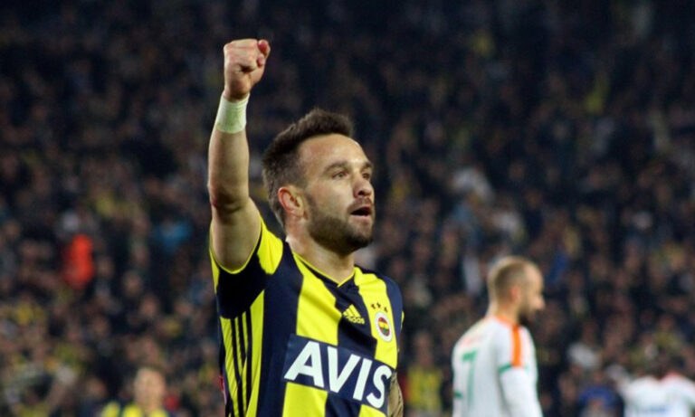 Βαλμπουενά: Κάνει «γκελ» και αυτό αρκεί στον κόσμο