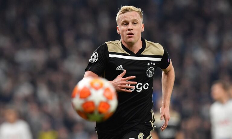 Ντόρτμουντ: Στο Άμστερνταμ για τον Φαν ντε Μπέικ ο Τσορκ