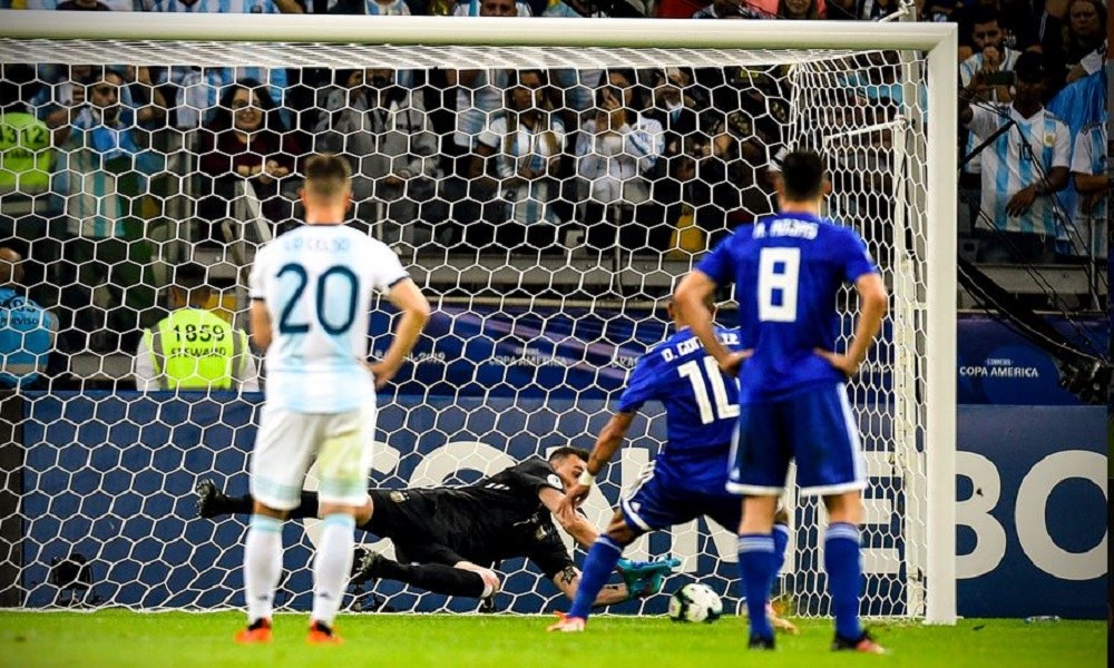 Copa America: Πέρασε η Κολομβία, διαλύεται η Αργεντινή (vids)