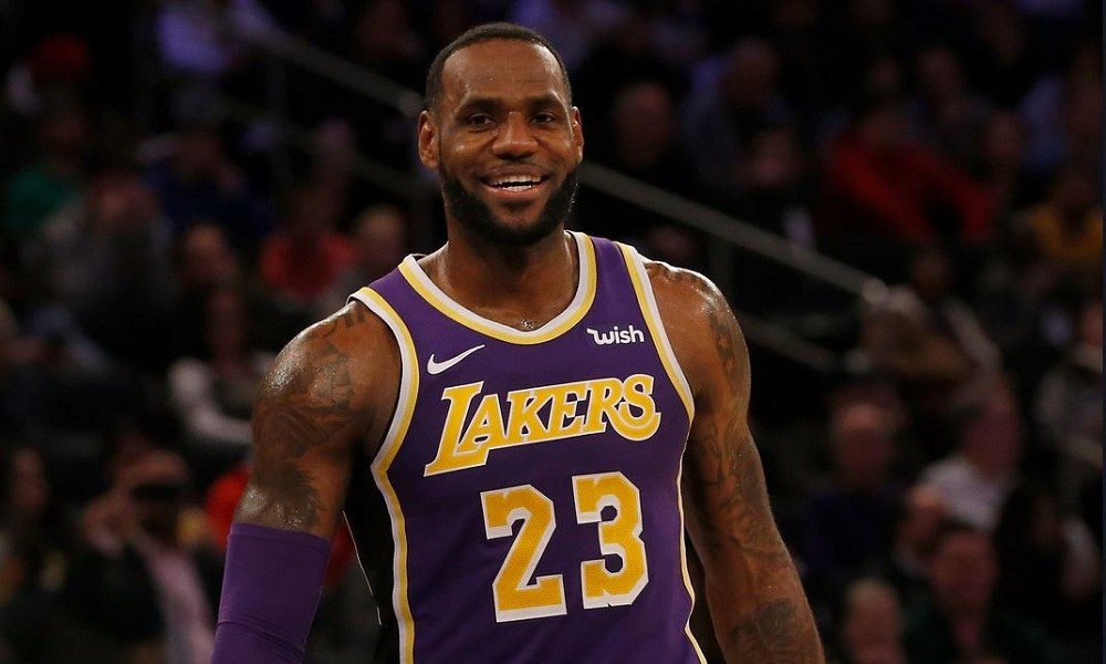 Space Jam 2: Ο ΛεΜπρόν βρήκε την ομάδα-όνειρο!