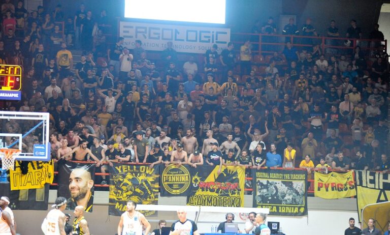 Προμηθέας – ΑΕΚ: Οπαδός εισβάλλει στο παρκέ (vid)