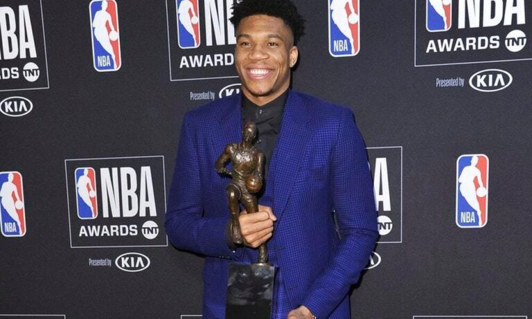 NBA Awards 2019: Η Ελλάδα στο σακάκι του Γιάννη (pic)