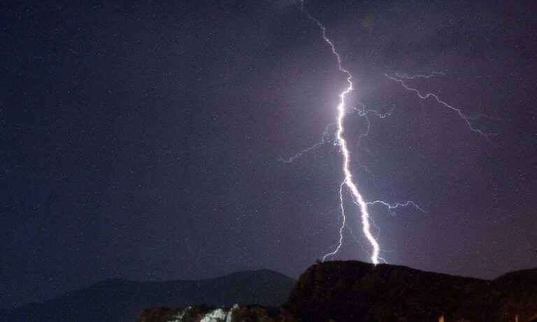 Κακοκαιρία: Περισσότεροι από 6.500 κεραυνοί την Τρίτη