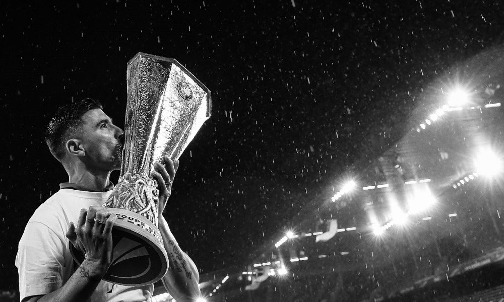 Ρέγες: Πάνω από 220χλμ η ταχύτητα του αυτοκινήτου του (pics)