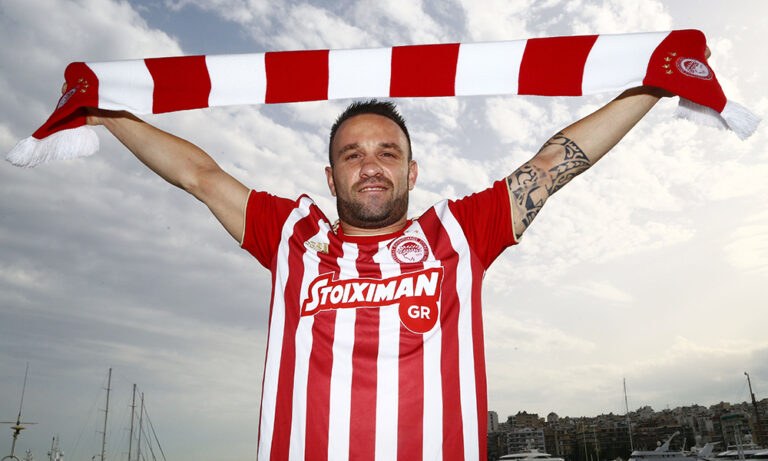 Ολυμπιακός: Ατομική προπόνηση σε πισίνα (video)