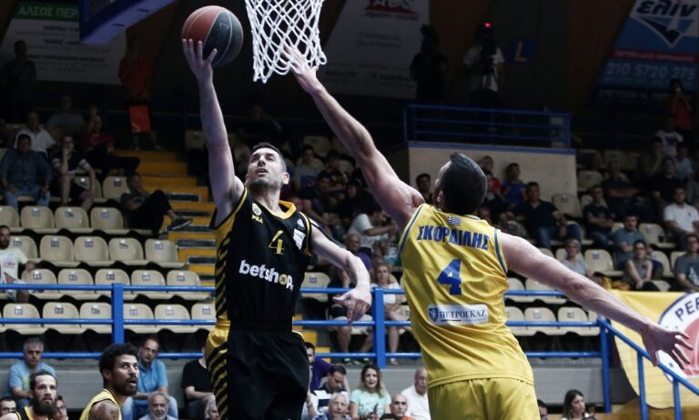 Ξανθόπουλος: Συμπλήρωσε 400 συμμετοχές στο πρωτάθλημα