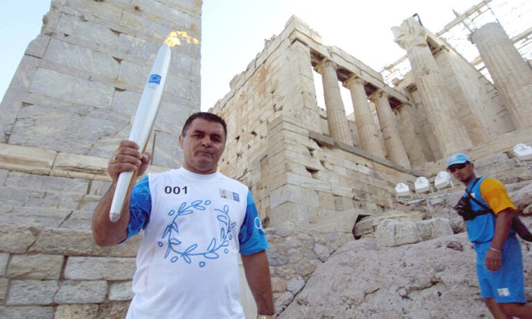 Ολυμπιακός: Το «αντίο» στον Μπάμπη Χολίδη (pic)