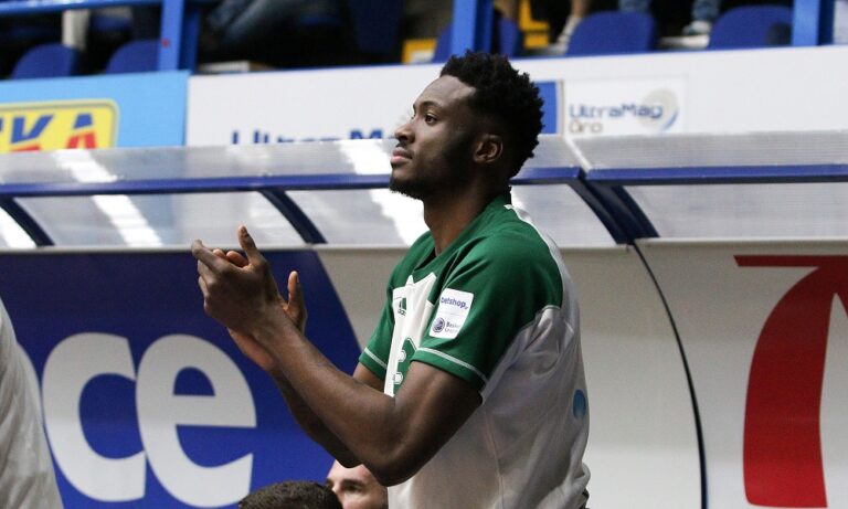 Θανάσης Αντετοκούνμπο: Επίσημα στους Μπακς (pic)