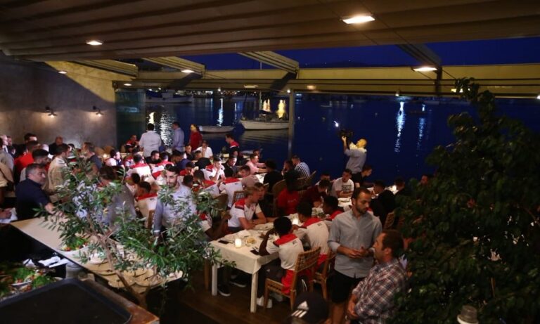 Ολυμπιακός: Το επίσημο δείπνο στη Νότιγχαμ (pics+vid)