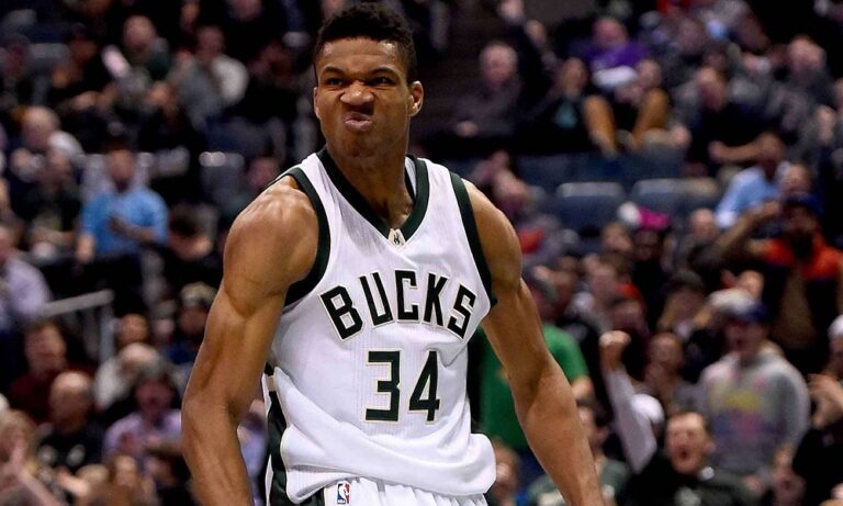 Forbes: Στους 100 πιο ακριβοπληρωμένους ο Αντετοκούνμπο