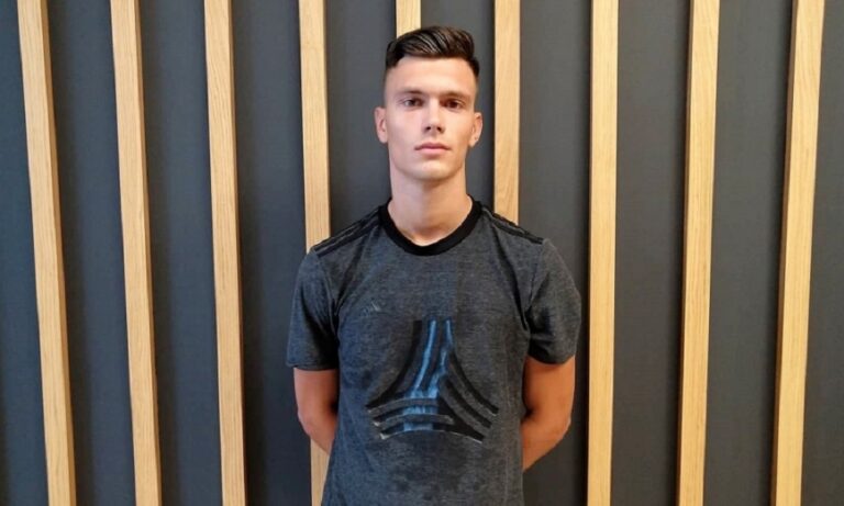 Απόλλων Λάρισας: Σιφναίος και επίσημα