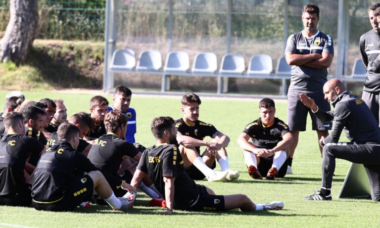 Καρντόσο: Δουλειά στην τακτική με πίνακα στο γήπεδο