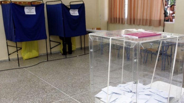 Αποτελέσματα εκλογών 2019: Έκλεψαν κάλπη στα Εξάρχεια (vids)