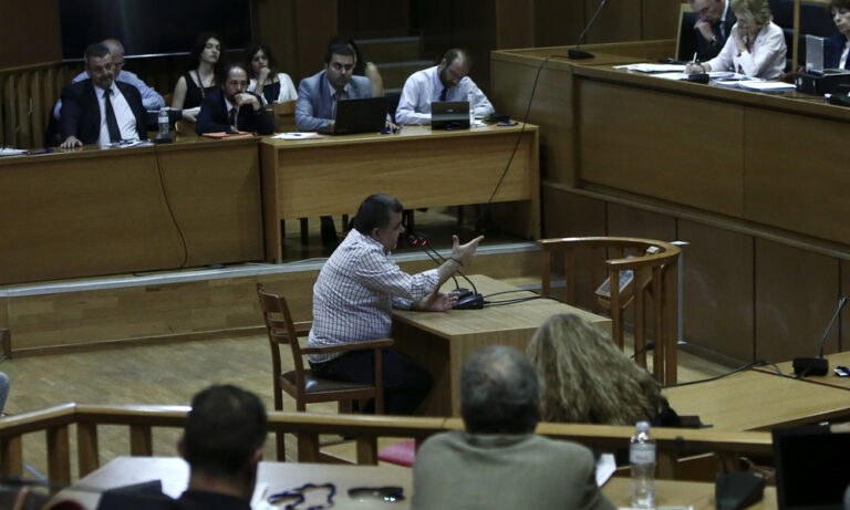 Ρουπακιάς: Προκαλεί στην περιγραφή της δολοφονίας Φύσσα!